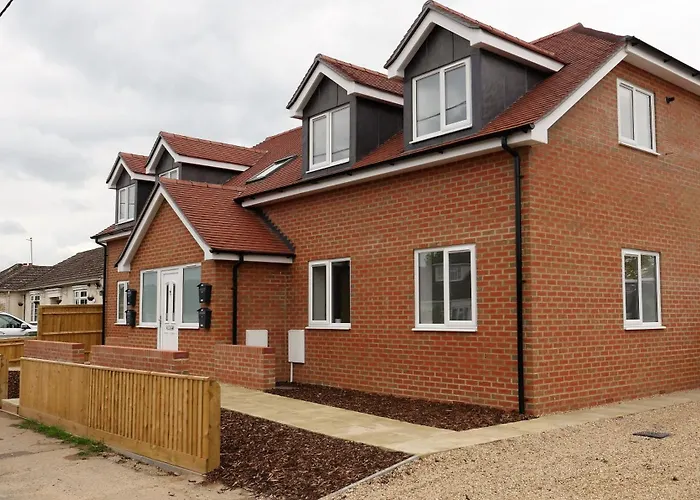 Abingdon - Private Flat With Garden & Parking 02